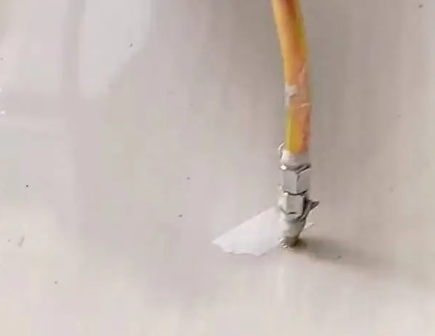 正镶白旗瓷砖空鼓维修公司专业解答在瓷砖铺贴过程中，如果使用的砂料过粗（如全部使用了粗砂），可能会导致以下问题